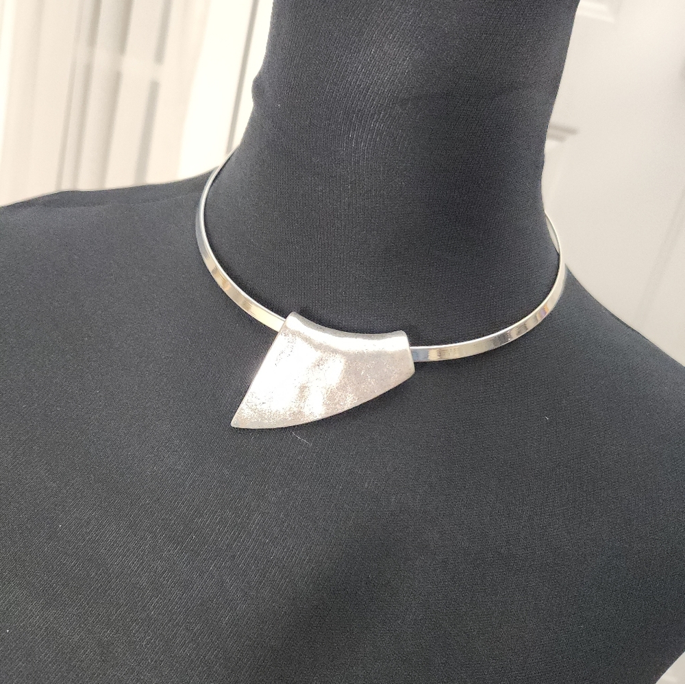 Artistic Silver Tone Choker Curl‎ End